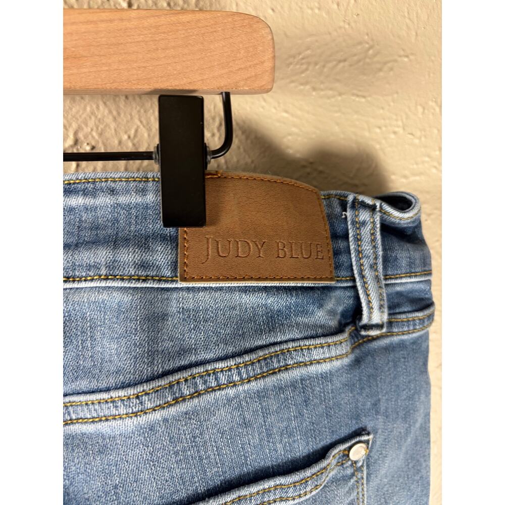 Judy Blue Size 22W Jeans Slim Fit Straight Leg Light Wash Whiskering Denim Pants - Picture 8 of 9